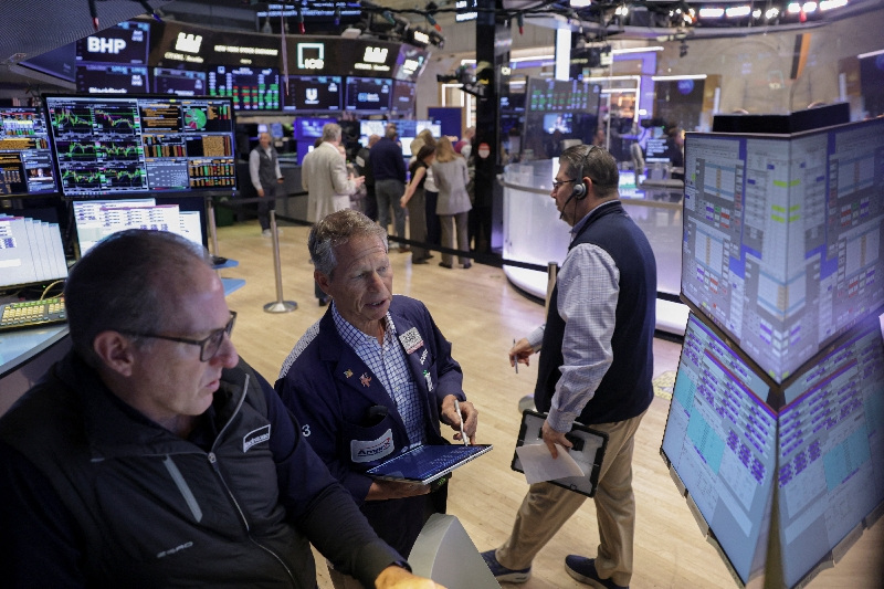 Trading Day: Yields squeeze stocks