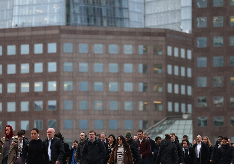 UK employers cut hiring and post fewer jobs in April