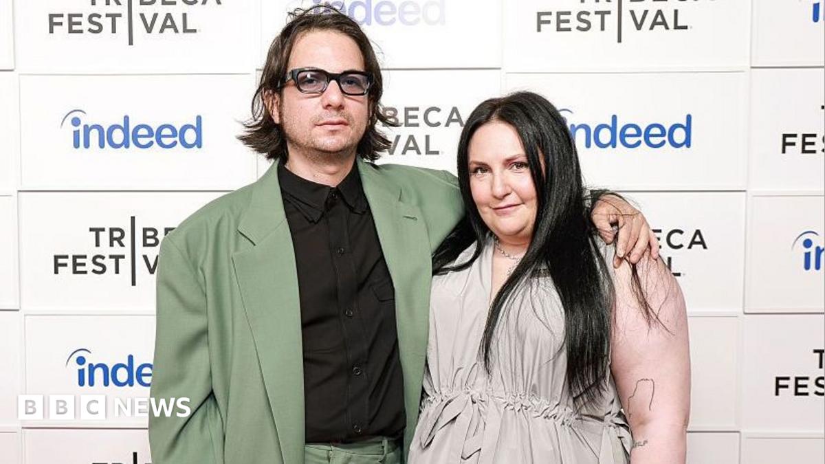 Lena Dunham announces birth of first baby via surrogacy