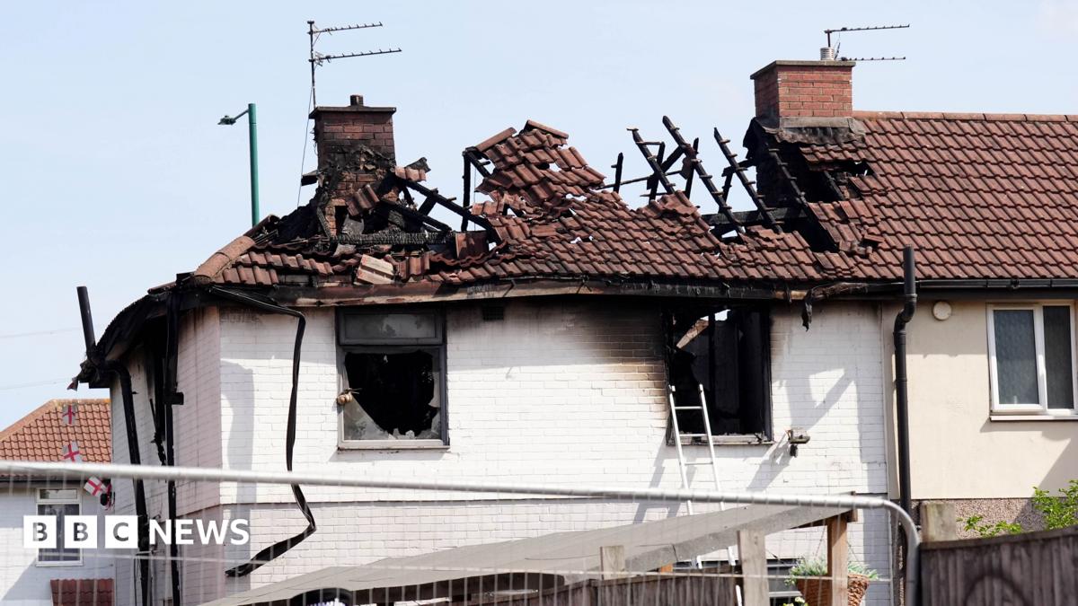 Woman who died alongside niece, 7, in house fire was 'beautiful soul'