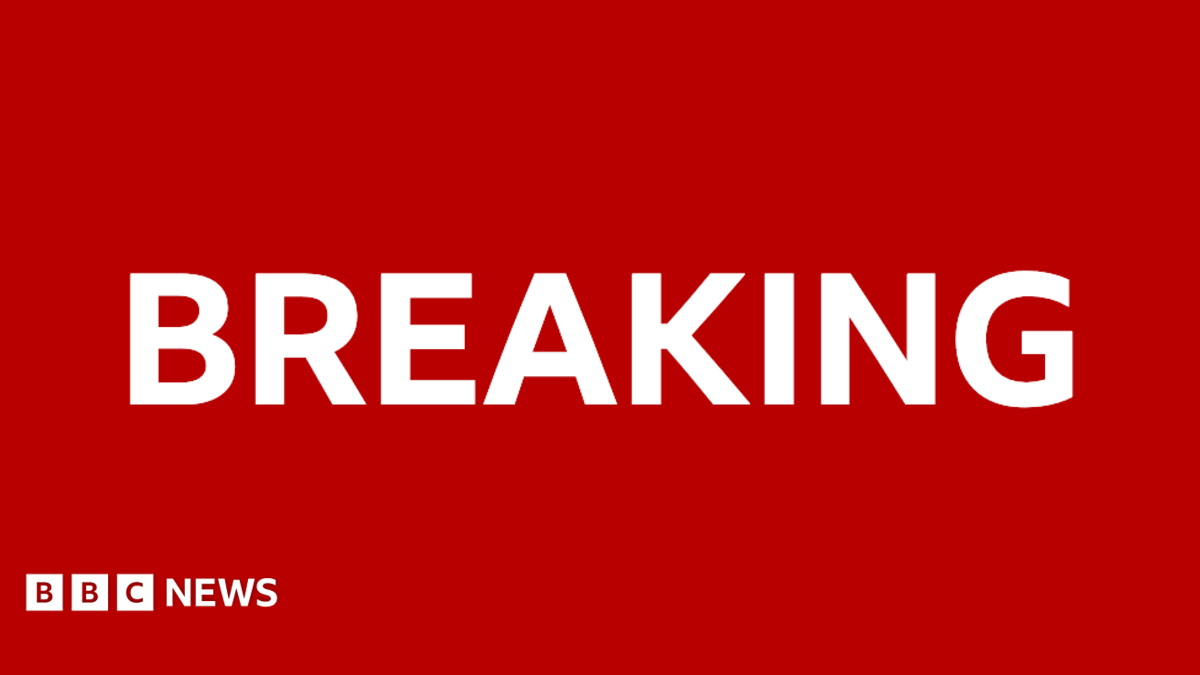 Body found in search for teenage swimmer in lake