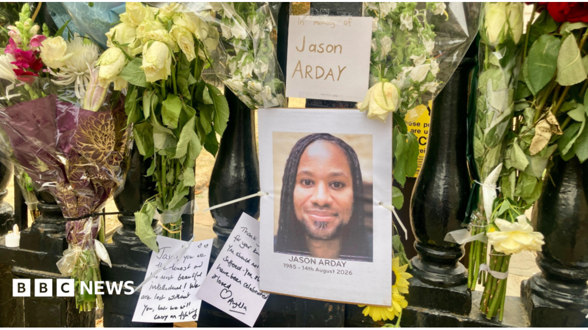 Hundreds attend emotional Cambridge vigil for Jason Arday