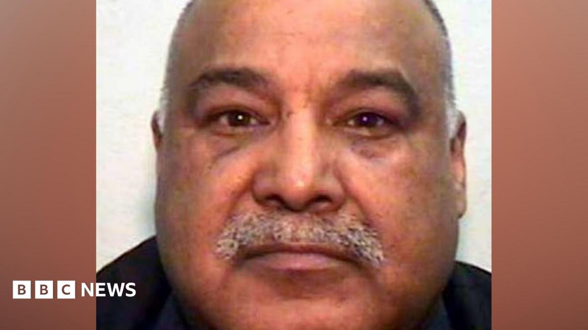 Government 'cannot deport' grooming gang ringleader