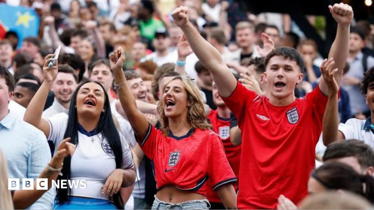 Pubs, schools and police brace for England-Mexico 1am kick-off