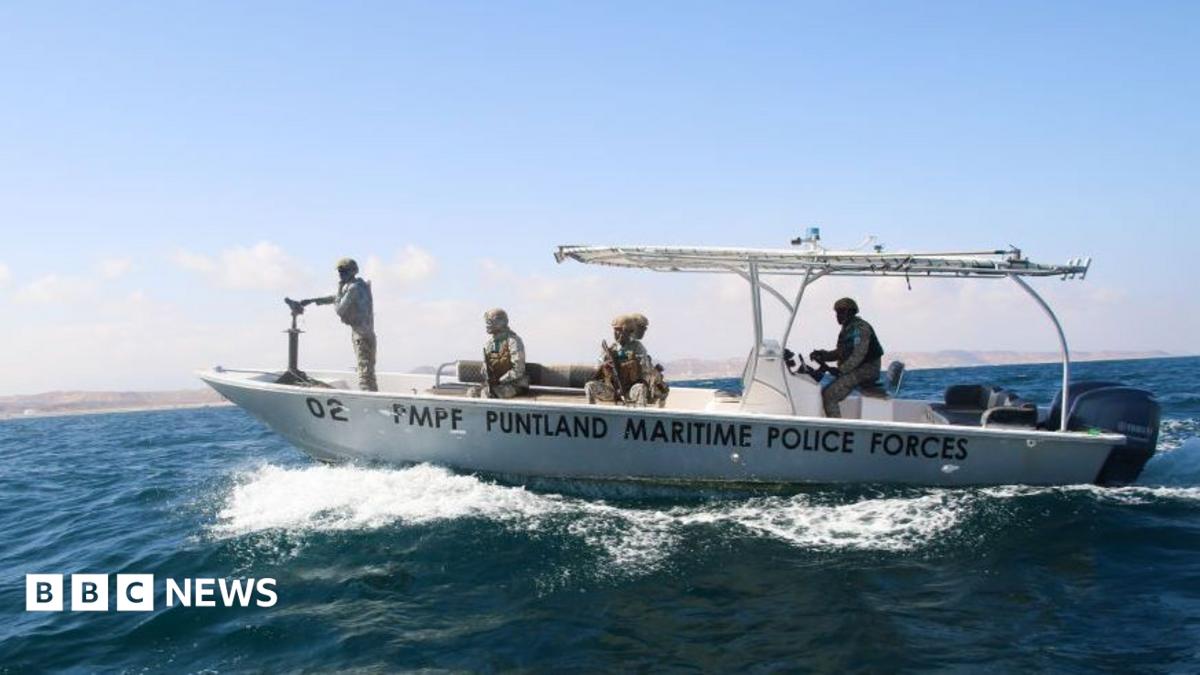 Somali pirates killed oil tanker crew before rescue, official tells BBC