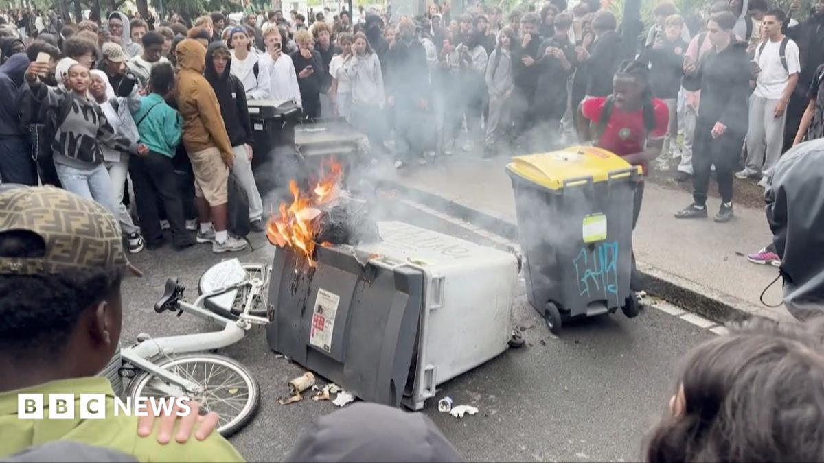 Fires and blockades as students stage school protests across France