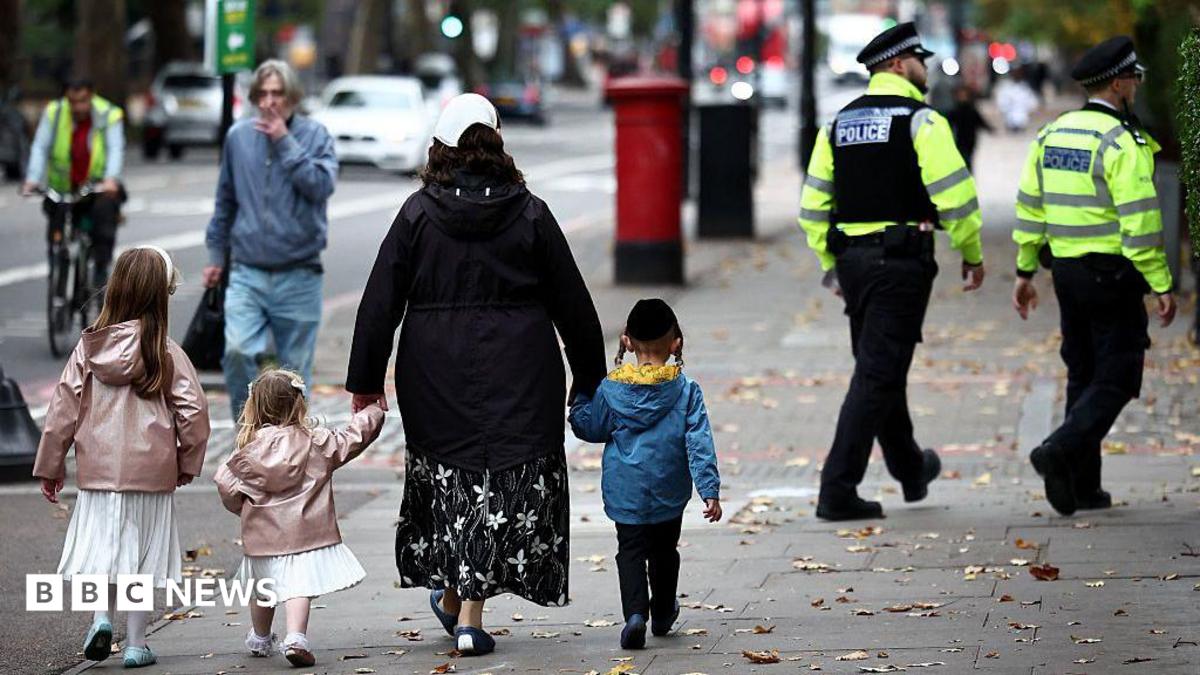 Extra £250m to boost Jewish community safety