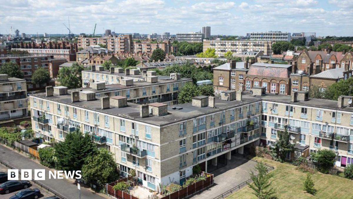 Conservatives pledge to ban foreign nationals from social housing