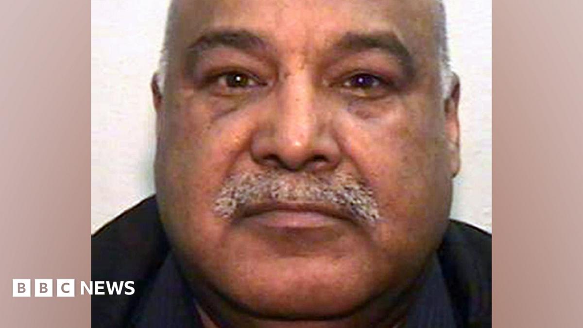 Government 'looking at every route' to deport grooming leader