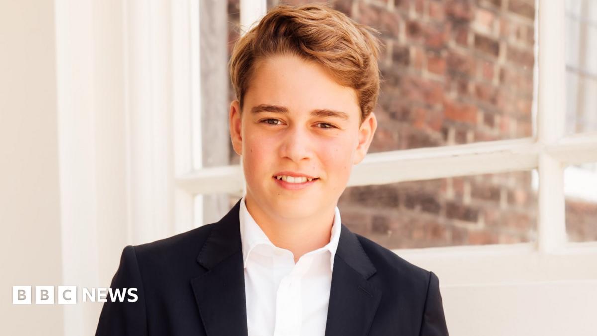 New Prince George photo released as he becomes a teenager