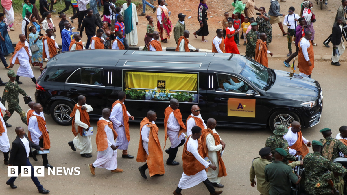 Uganda's King Oyo buried amid calls for unity over his successor