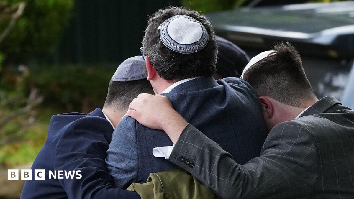 Report on Jewish diaspora finds biggest rise in antisemitism in UK
