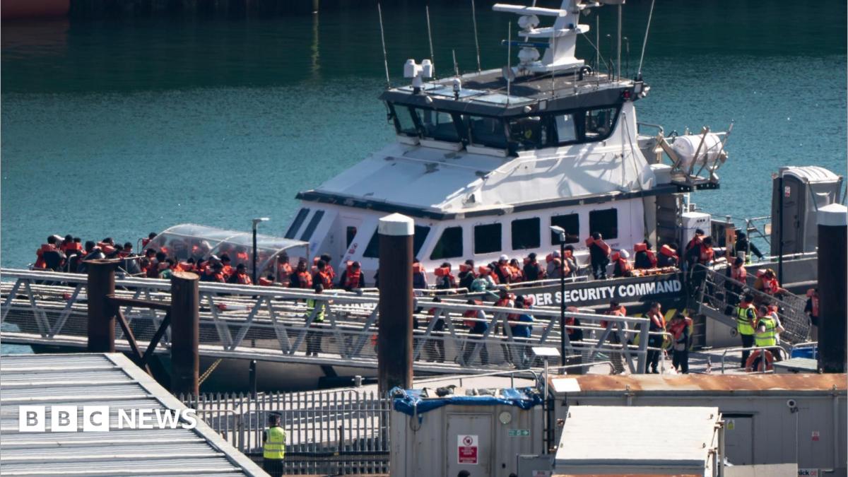 Most migrant arrivals by small boat in single day of 2026