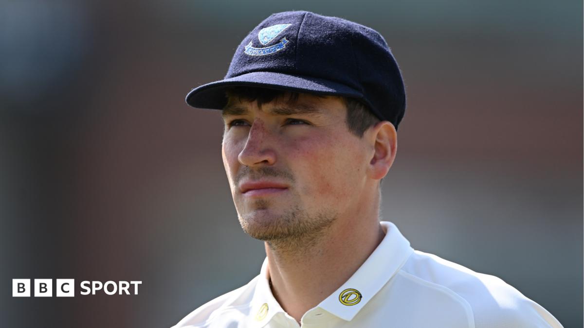 Uncapped Crocombe called up by England as cover for Robinson