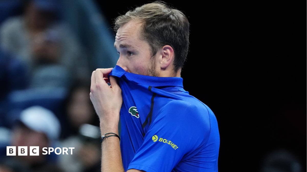 Medvedev defaulted for hitting spectator with ball