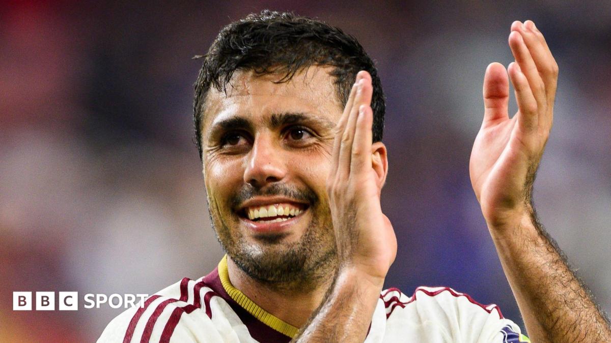 Barcelona agree £65m deal to sign Rodri from Man City