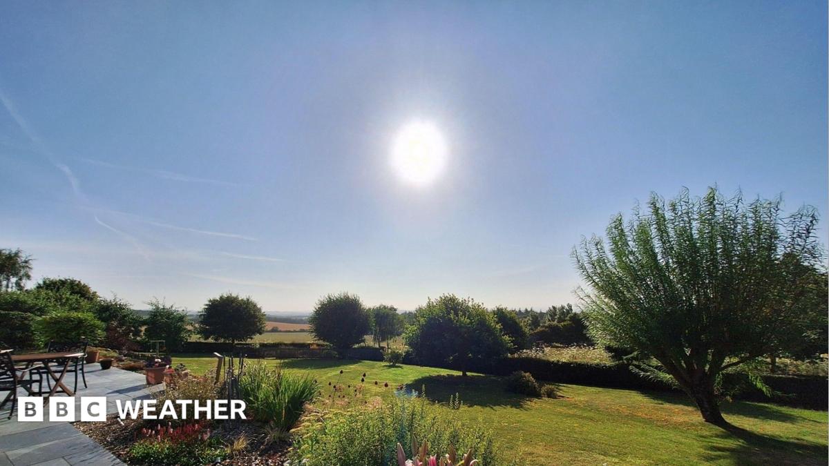 Heat health alerts in England as temperatures set to reach 34C