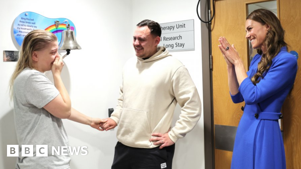 Kate hugs mum ringing 'end of cancer treatment' bell