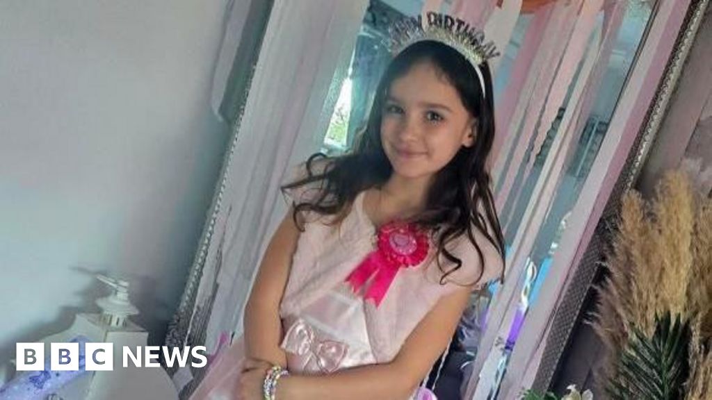 Man thought stabbed girl was 'messing around'