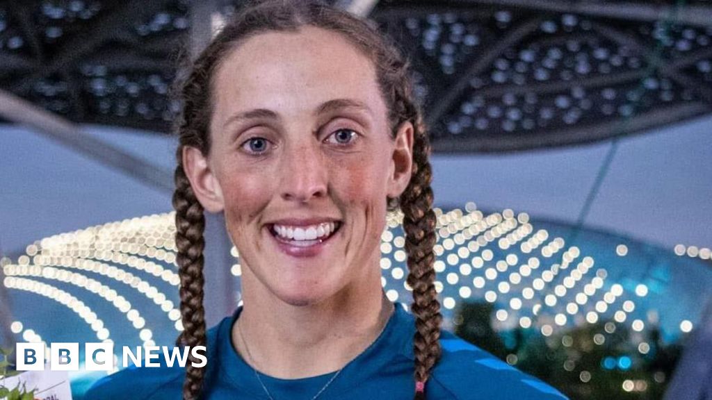 Athlete forced to travel 800 miles for meeting that boss didn't show up for wins £149,000