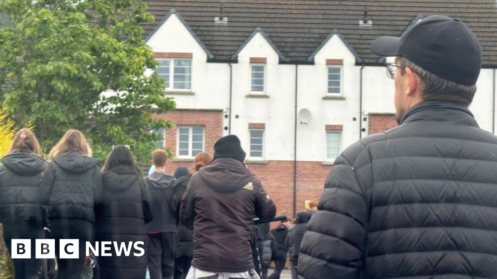 Northern Ireland protests pass off without incident after two nights of unrest