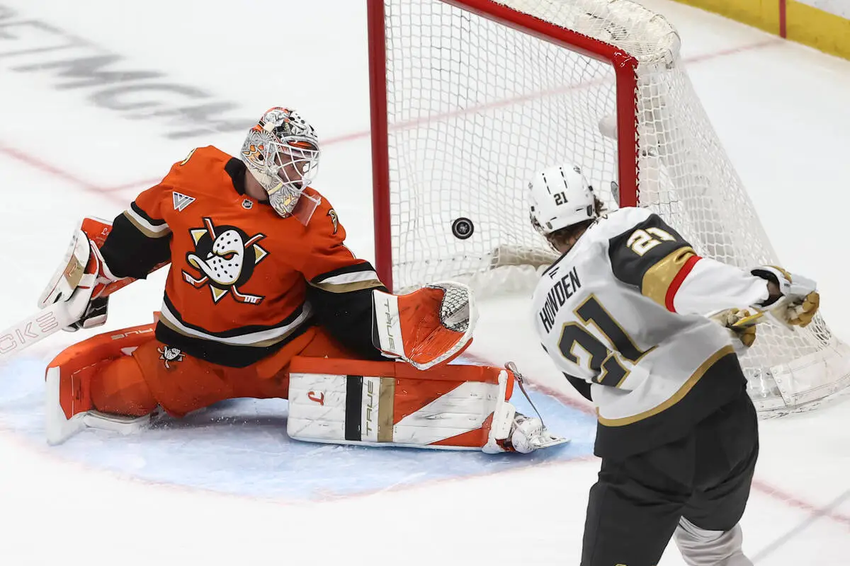 Graney: Brett Howden key to Golden Knights as road warriors