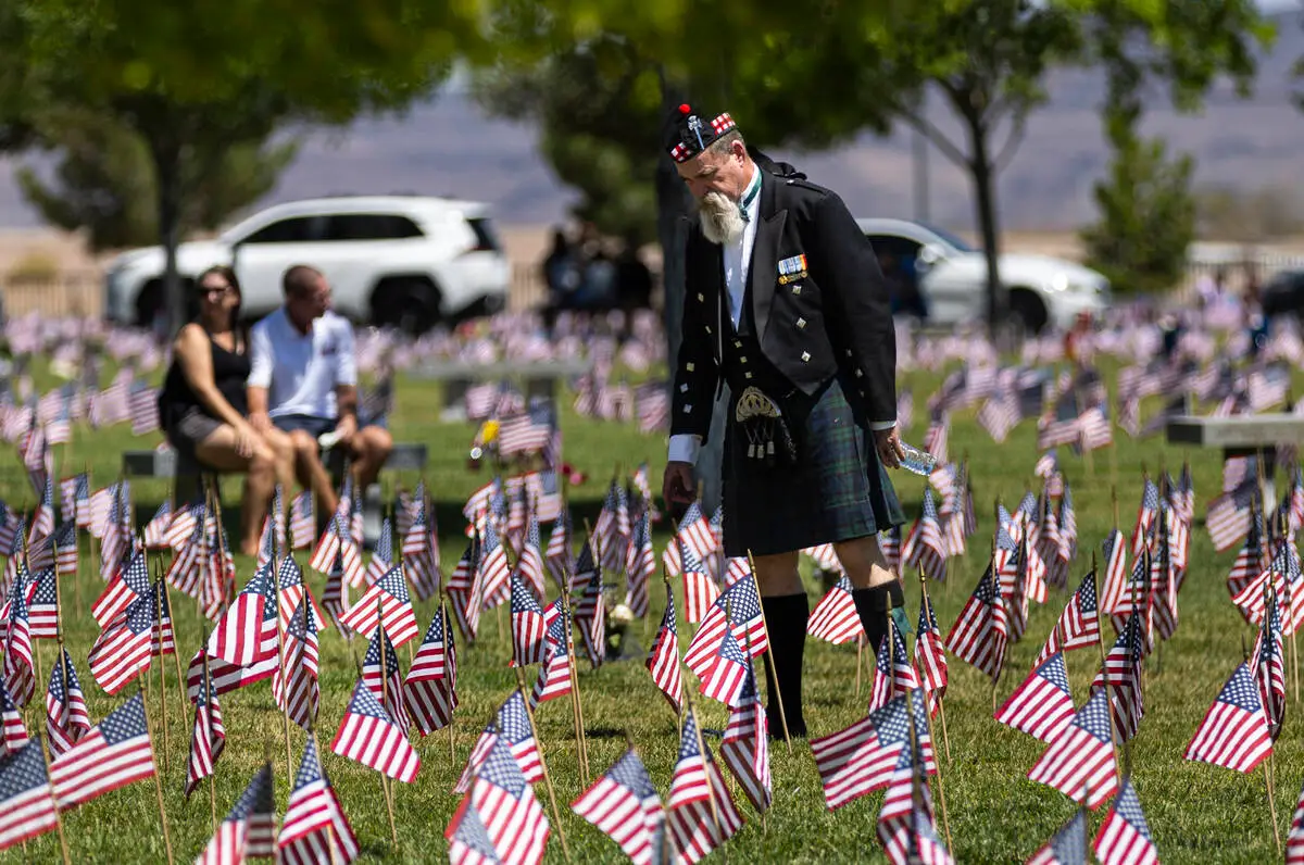 ‘We owe them this day’: Fallen service members honored in Southern Nevada — PHOTOS