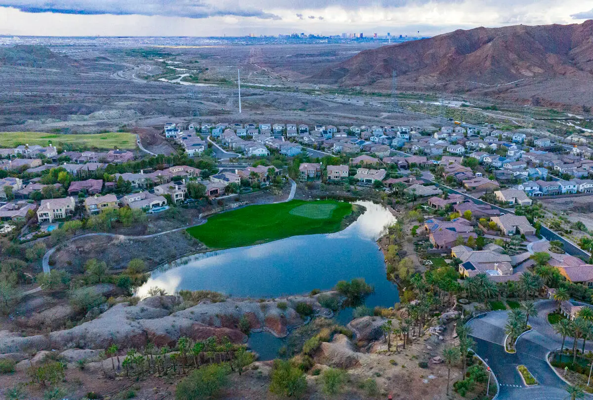 Suspected DUI golf cart crash in Lake Las Vegas leaves 1 hospitalized