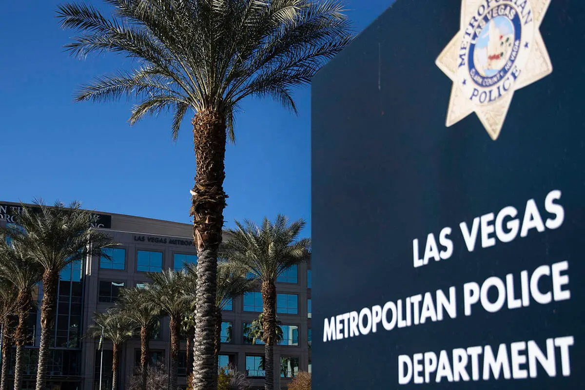 Police: Metro officer asked woman for hug, kiss while on duty