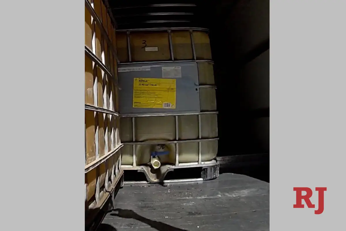 2 Las Vegas men arrested in Arizona, accused of stealing 2,100 gallons of fuel