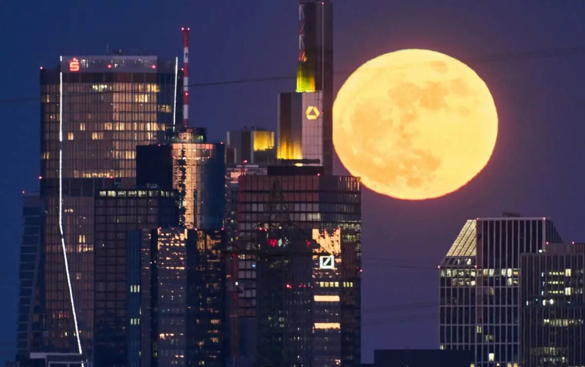 A rare blue micromoon rises this weekend over Las Vegas Valley