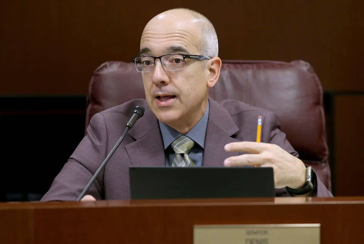 Challenger leads in one Board of Regents race, while incumbents stay strong in others