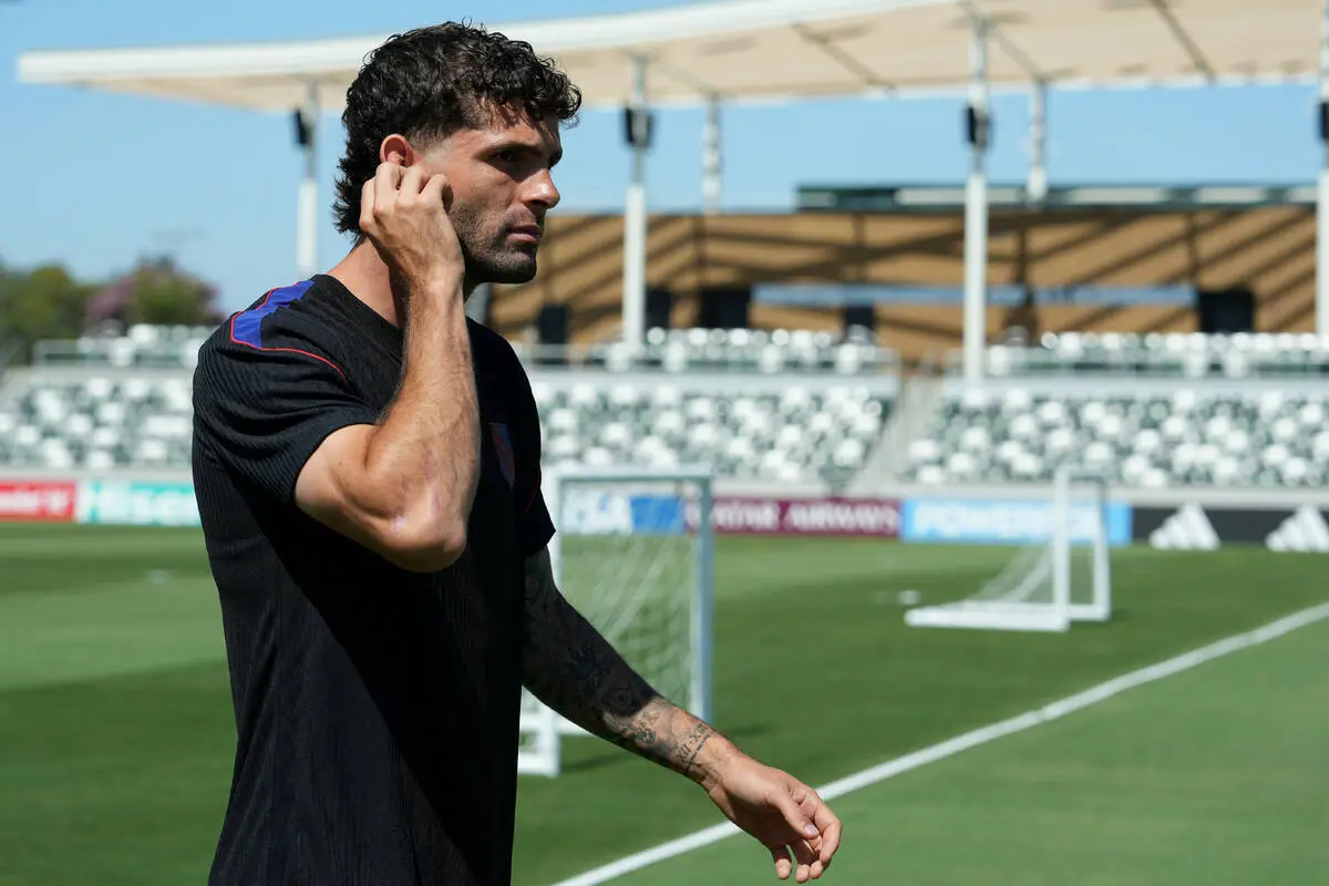 Christian Pulisic ready to shoulder burden of US hopes in World Cup opener