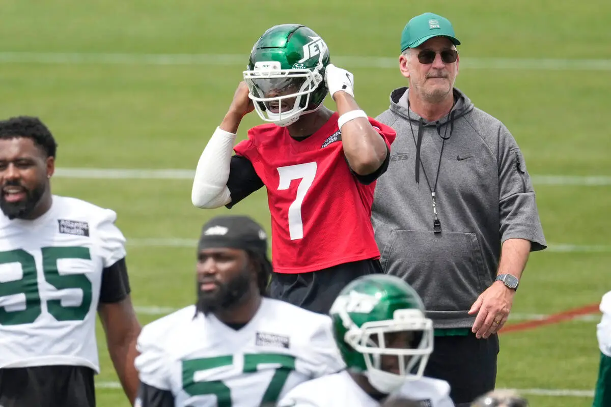 Former Raiders QB draws rave reviews from Jets offensive coordinator