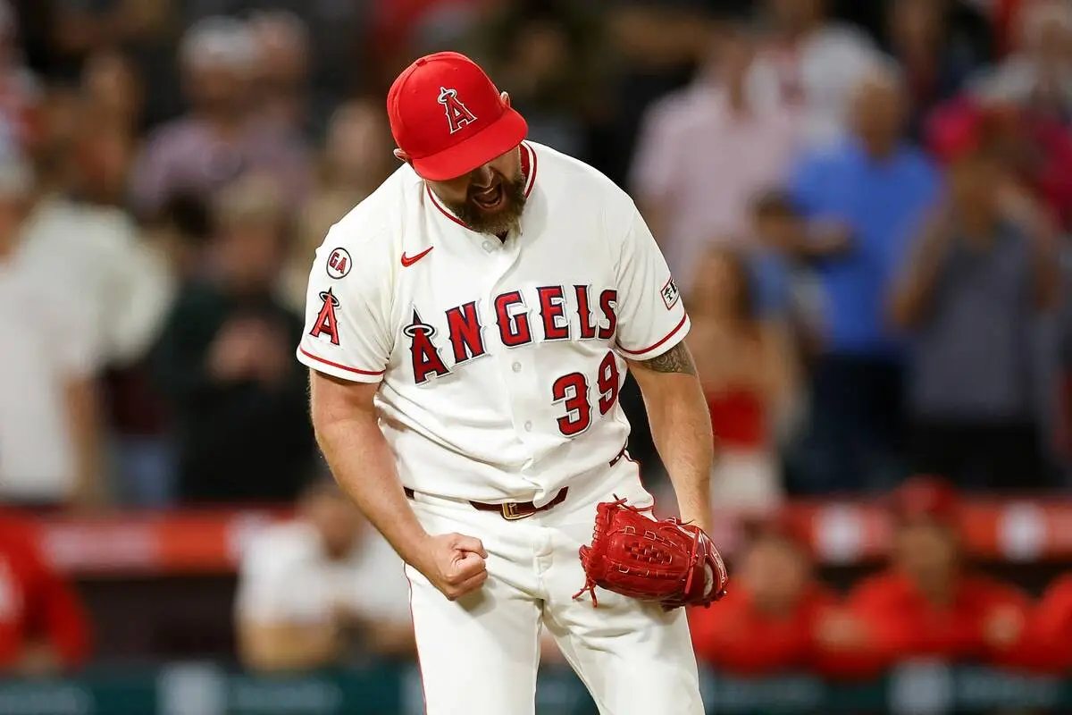 Guzman, Peraza and O’Hoppe deliver late in Angels’ 5-2 win over Athletics