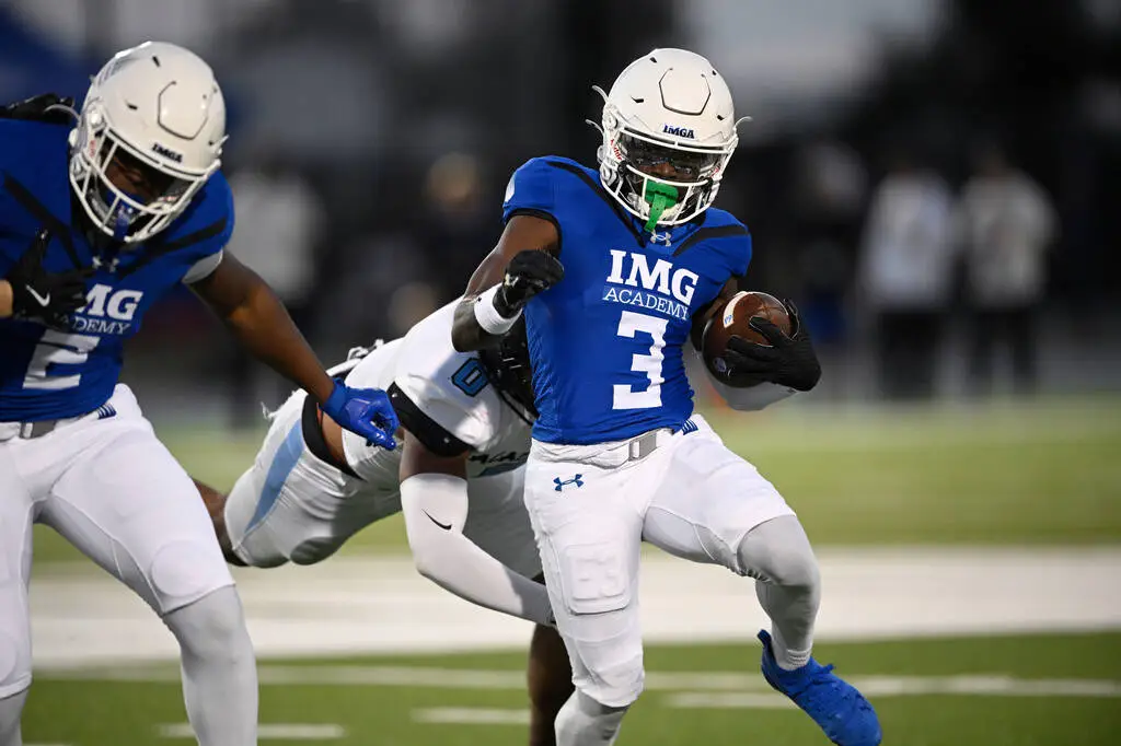 Another Las Vegas local wide receiver commits to Texas A&M