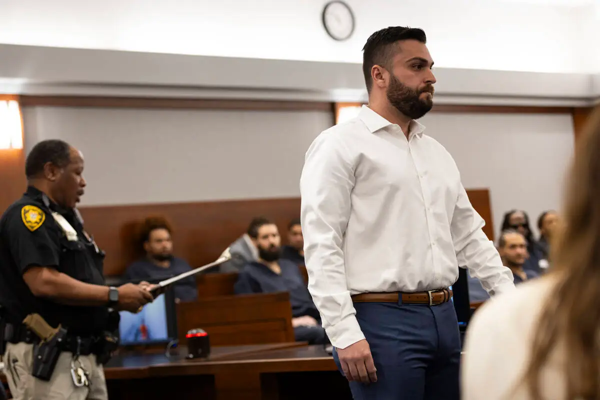 Las Vegas police officer admits to strangling girlfriend, expected to leave Metro