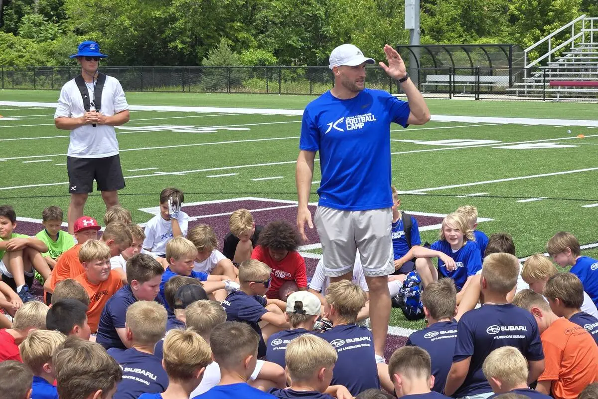 Kirk Cousins brings lessons to Raiders that began in his Michigan home