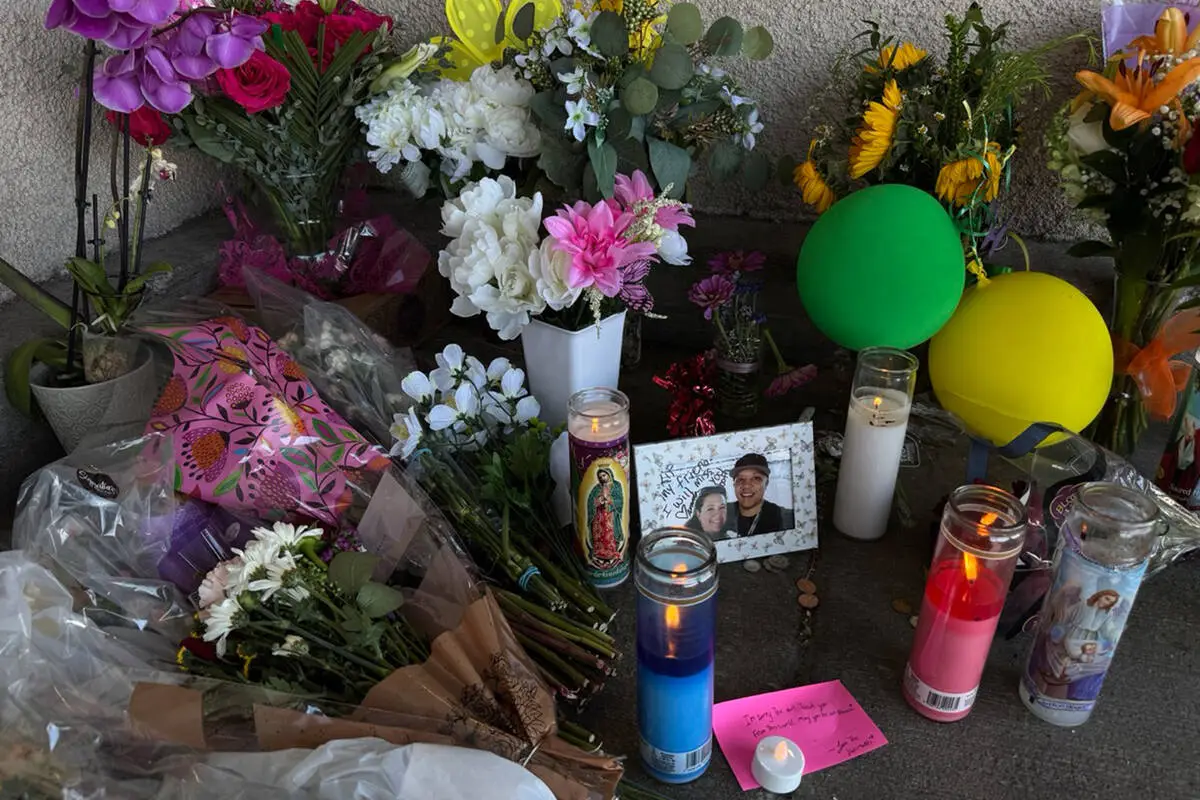 Witness: Couple killed at Las Vegas grocery store while picking up birthday cake