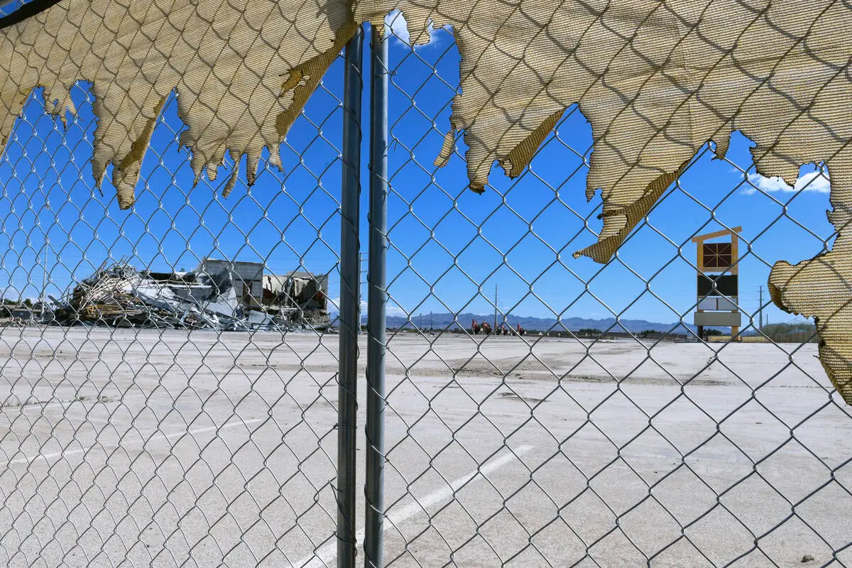 Big housing project on former Las Vegas casino site clears hurdle