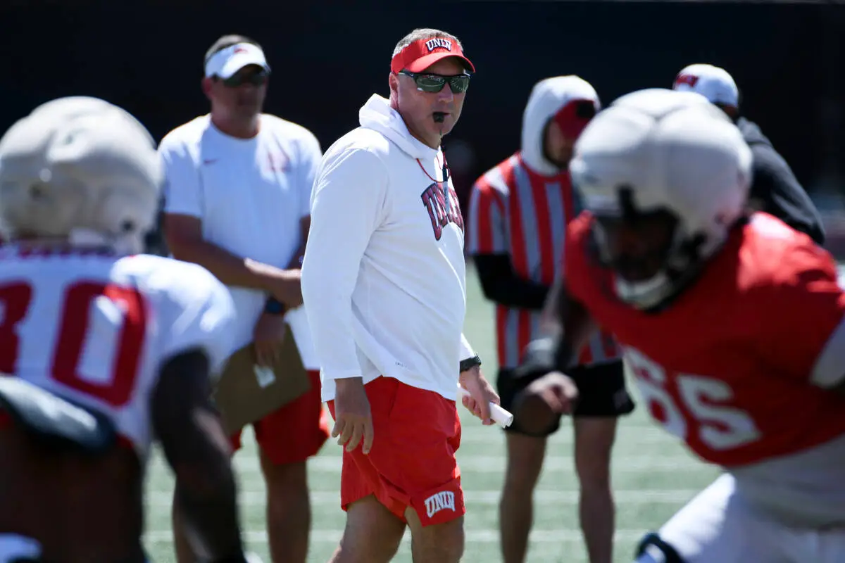 UNLV football recruiting earns rave reviews among non-Power 4s