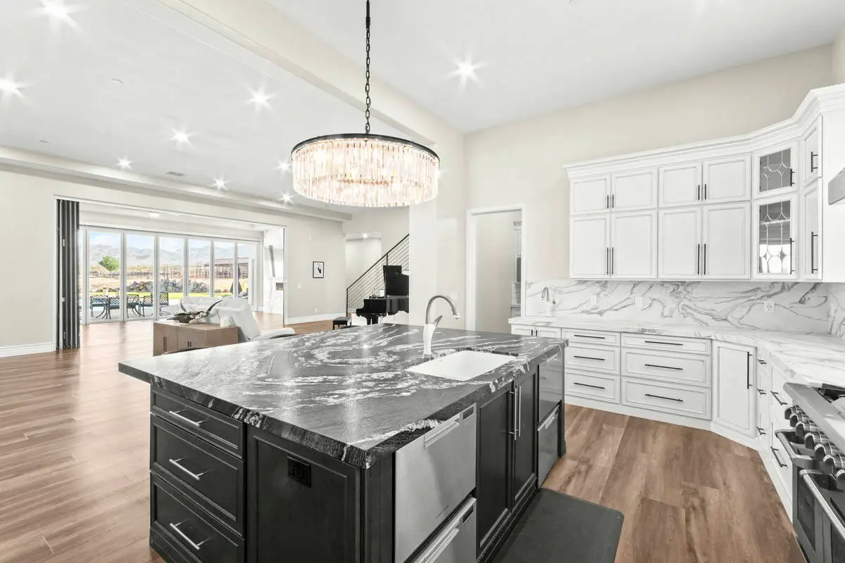 10-acre luxury compound at edge of Las Vegas on market for $6.5M