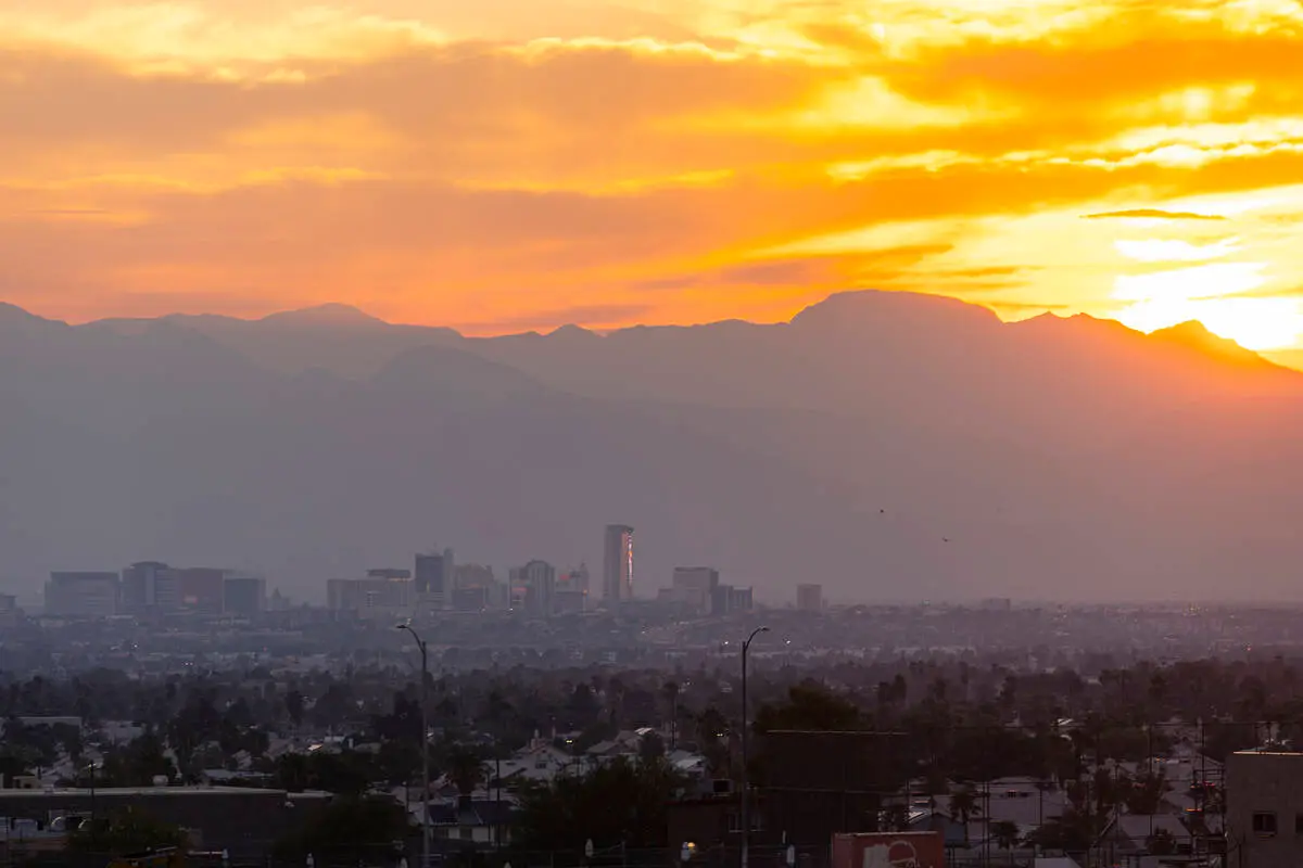 Las Vegas may see its hottest weekend of the year amid extreme heat wave