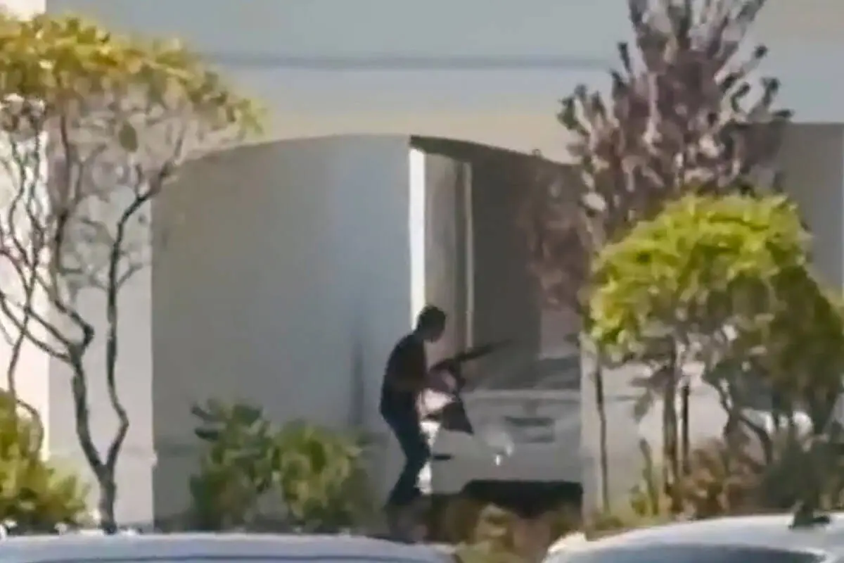 Multiple people dead after shooting at In-N-Out restaurant in southern Idaho
