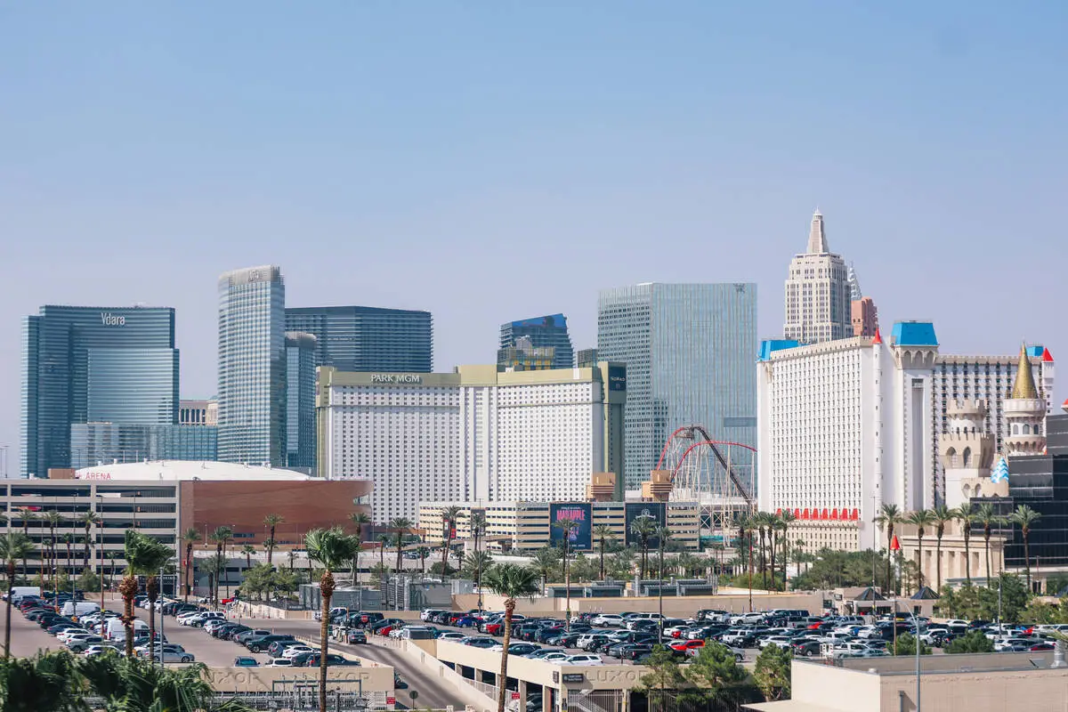LETTER: Why not zoo in Las Vegas?