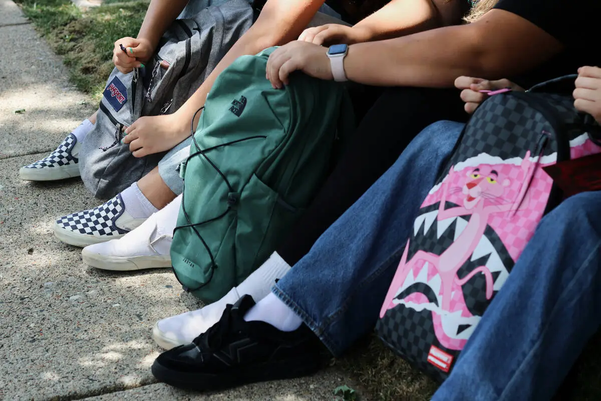 How to know if your child’s backpack is too heavy