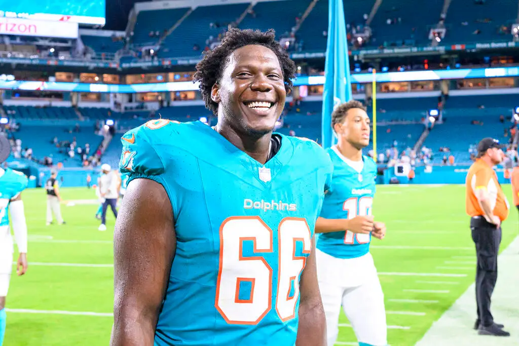 Raiders add depth on offensive line ahead of preseason opener