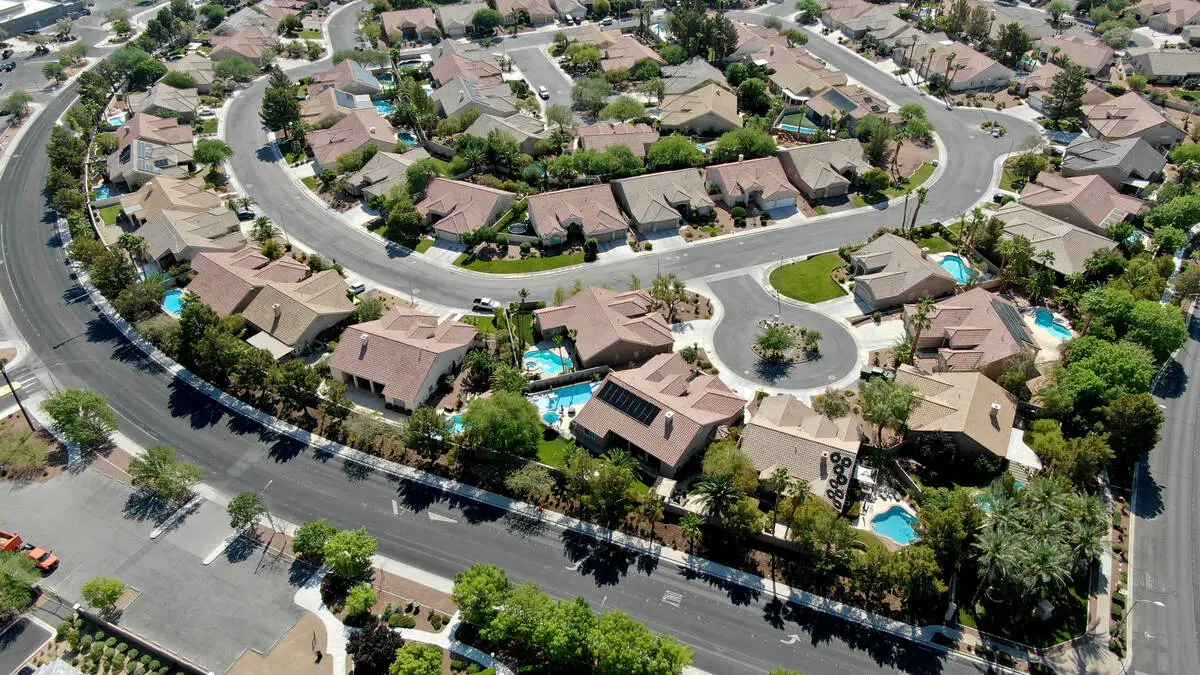 Rents dropping across Las Vegas Valley, report says