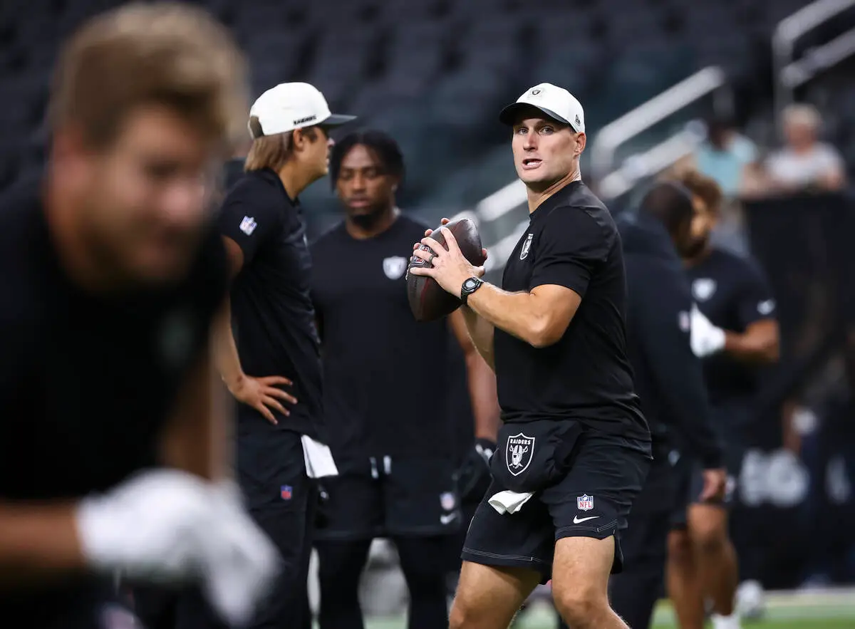 Raiders starting offense opens preseason with Kirk Cousins TD pass