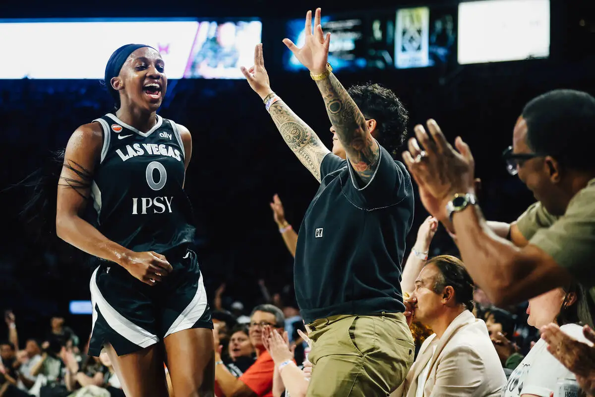 Jackie Young’s season-high 32 points help Aces clinch playoff berth